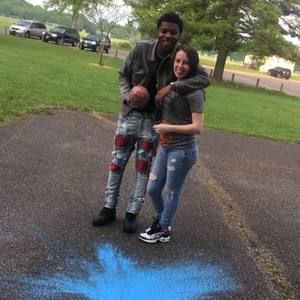 Meet your Posher, Alexis